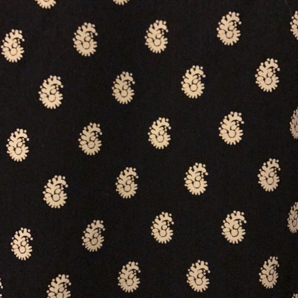 Bell-sleeved Patterned Top - Picture 4 of 4